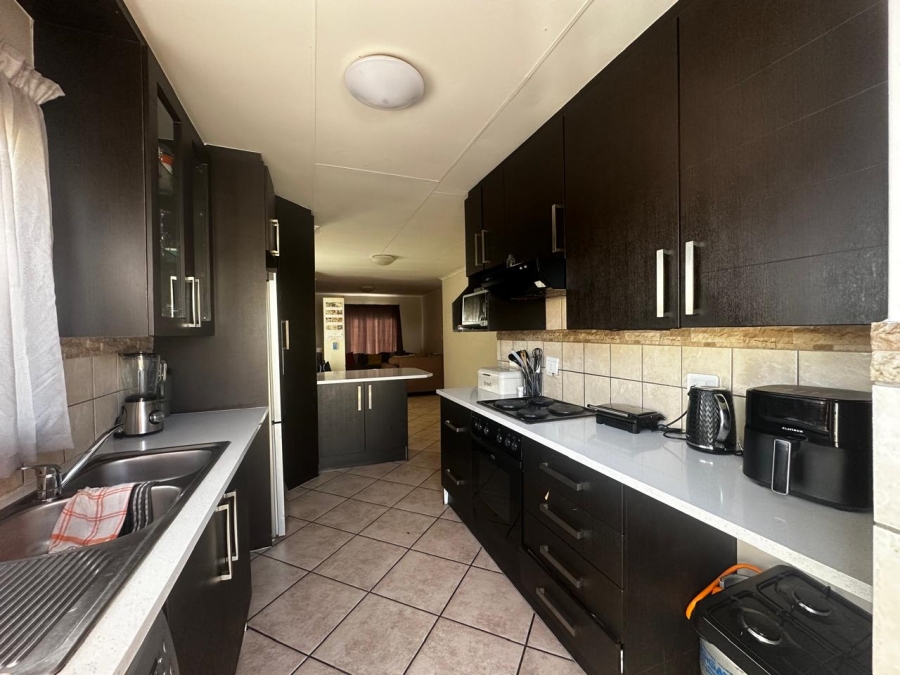 3 Bedroom Property for Sale in Hillside Free State
